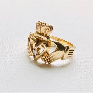 Vintage 10k yellow gold Claddagh ring